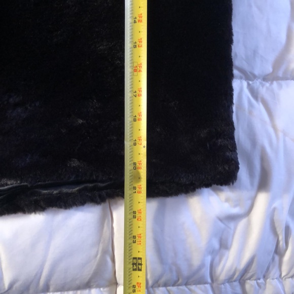 Gorgeous Talbots fur vest. - Picture 3 of 6